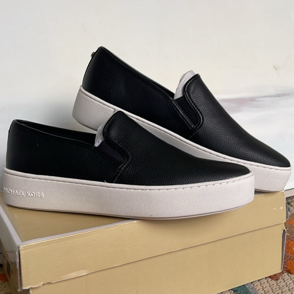 Michael Kors TEDDI SLIP ON
TUMBLED FAUX LTHR
49T2TEFP1L
Black 
Platform Sneakers - Picture 5 of 16